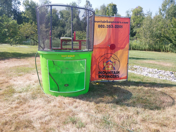 Dunk tank